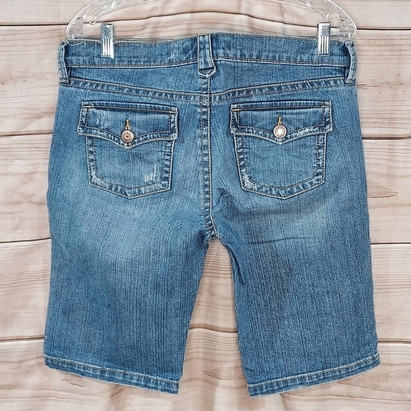 Old Navy bermuda jean shorts stretch low waist med wash distressed 10 - Picture 2 of 6